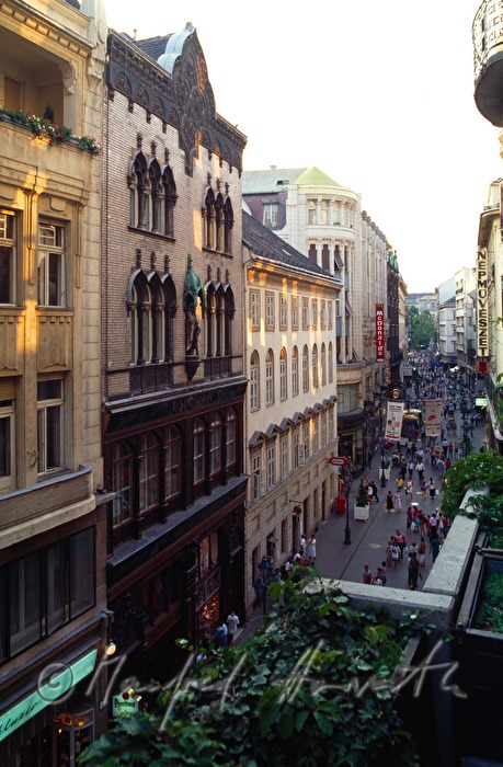 Blick in die Einkaufsstrasse