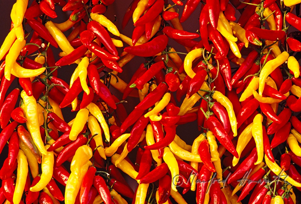 Zentralmarkthalle, rote und gelbe Chillis