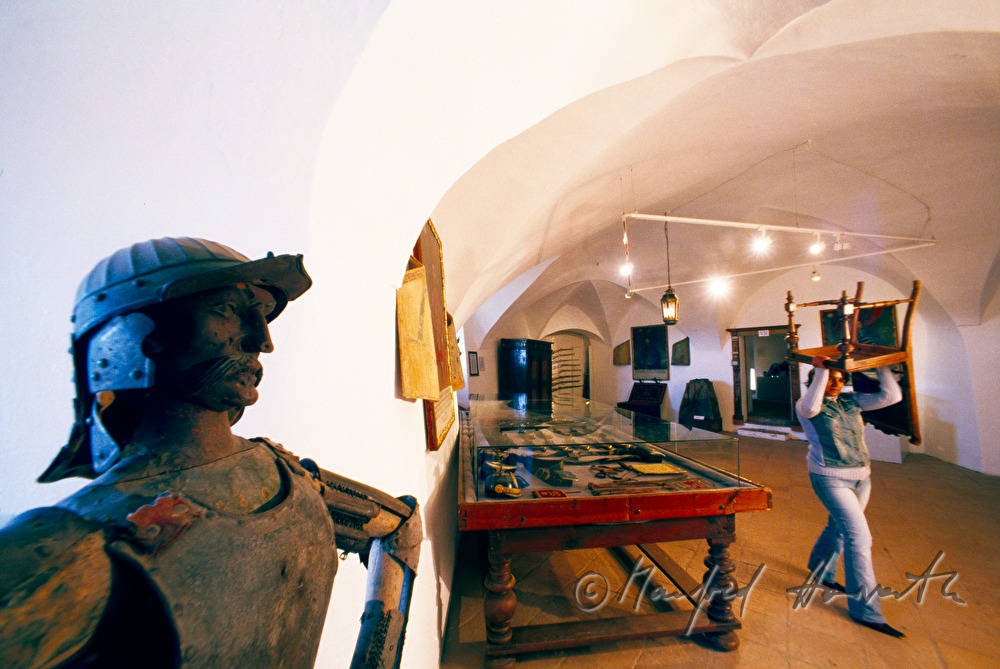 Museum mit Ausstellungsexponaten