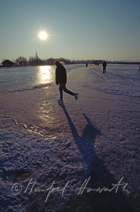 Eisläufer auf dem See