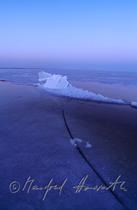 Eisstoß auf offenem See