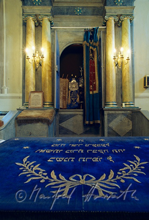 Thora Rollen in der jüdischen Synagoge