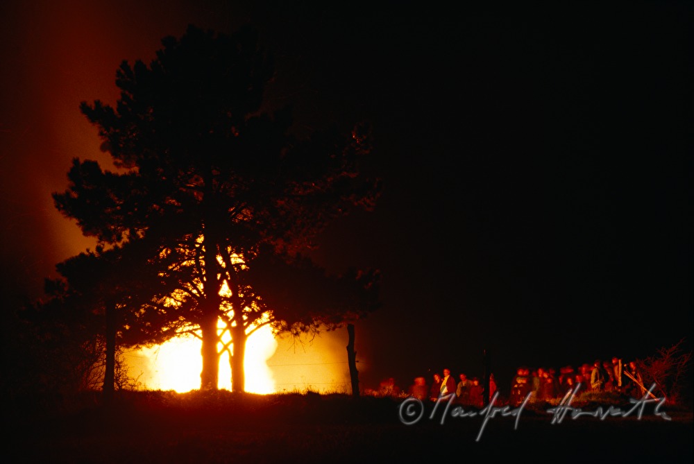 Osterfeuer im Ortsteil 