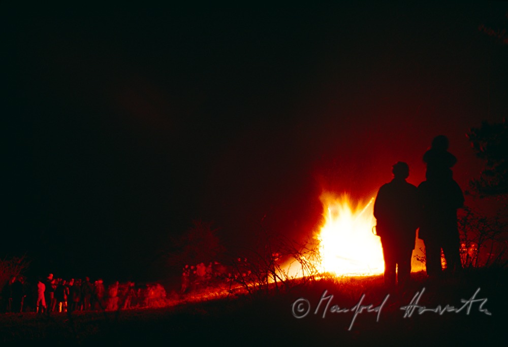 Osterfeuer im Ortsteil 
