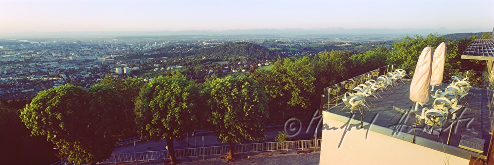 Blick vom Pöstlingberg auf die Stadt Linz