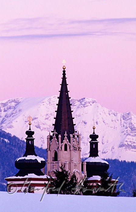 Türme der Basilika Mariä Geburt