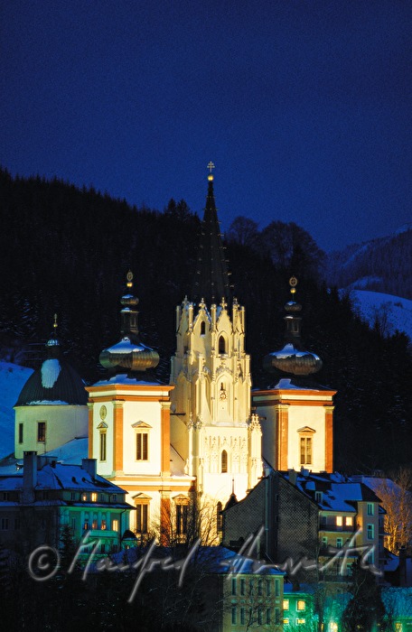 Türme der Basilika Mariä Geburt