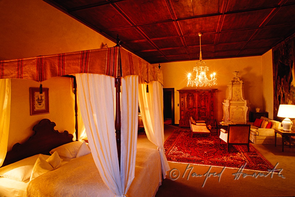 Himmelbett im Schloßhotel Obermayerhofen