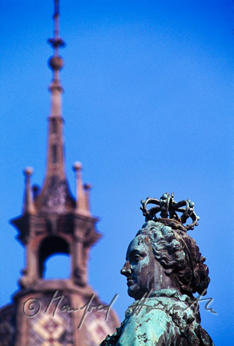 Maria-Theresia-Denkmal am Neuen Platz