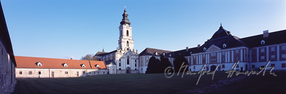 Innenhof von Stift Wilhering