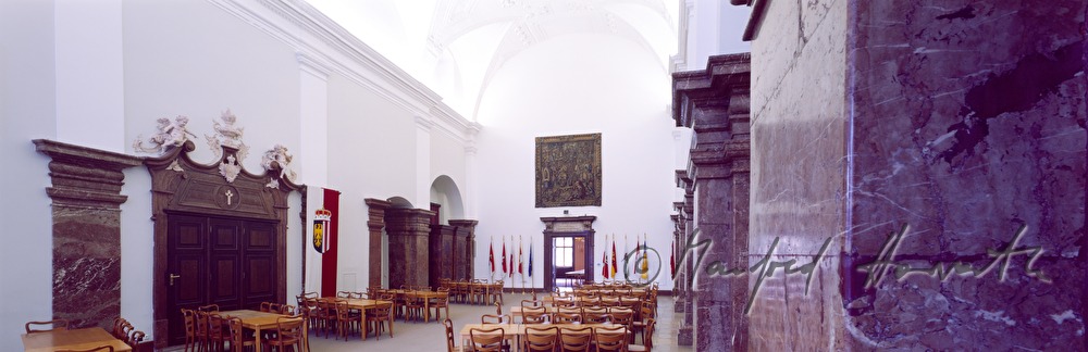 Steinerner Saal der Oberösterreichischen Landesregierung