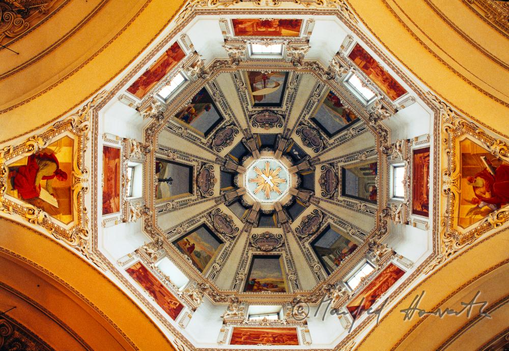 Fresken in der Domkuppel