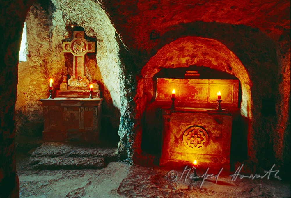 Altar in der Maximuskapelle der Katakomben