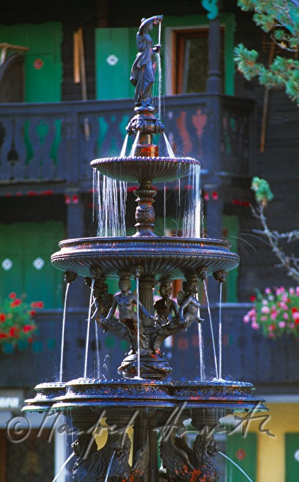 Brunnen aus Gusseisen in der Montansiedlung