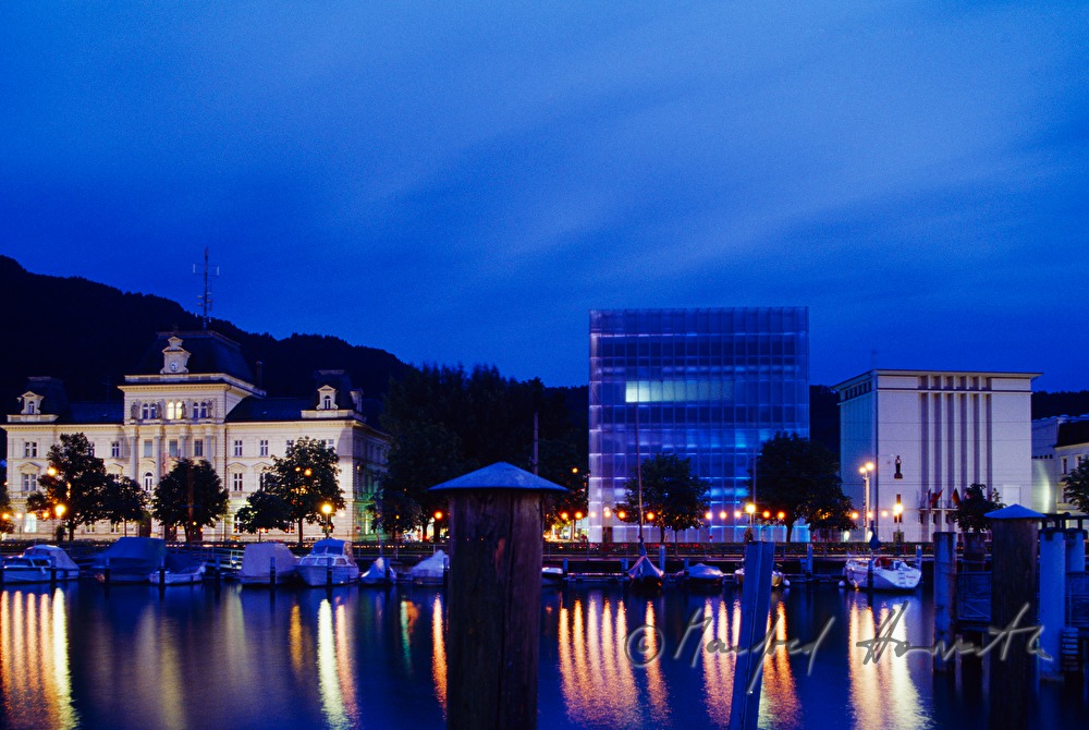 Seepromenade und Hafen am Bodensee