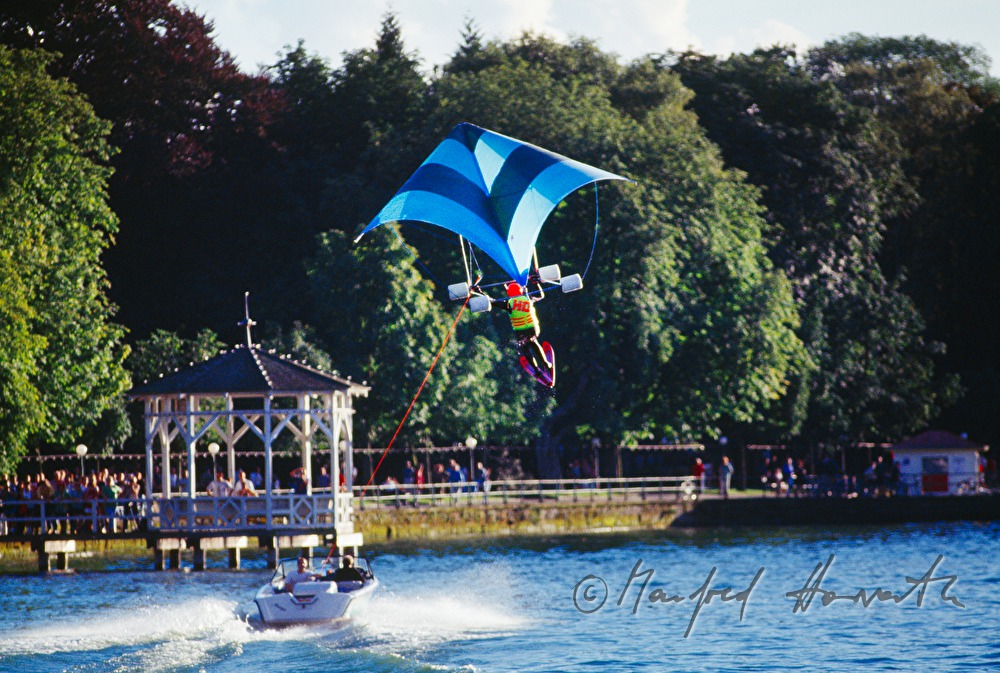 Wasserski-Show an der Seepromenade