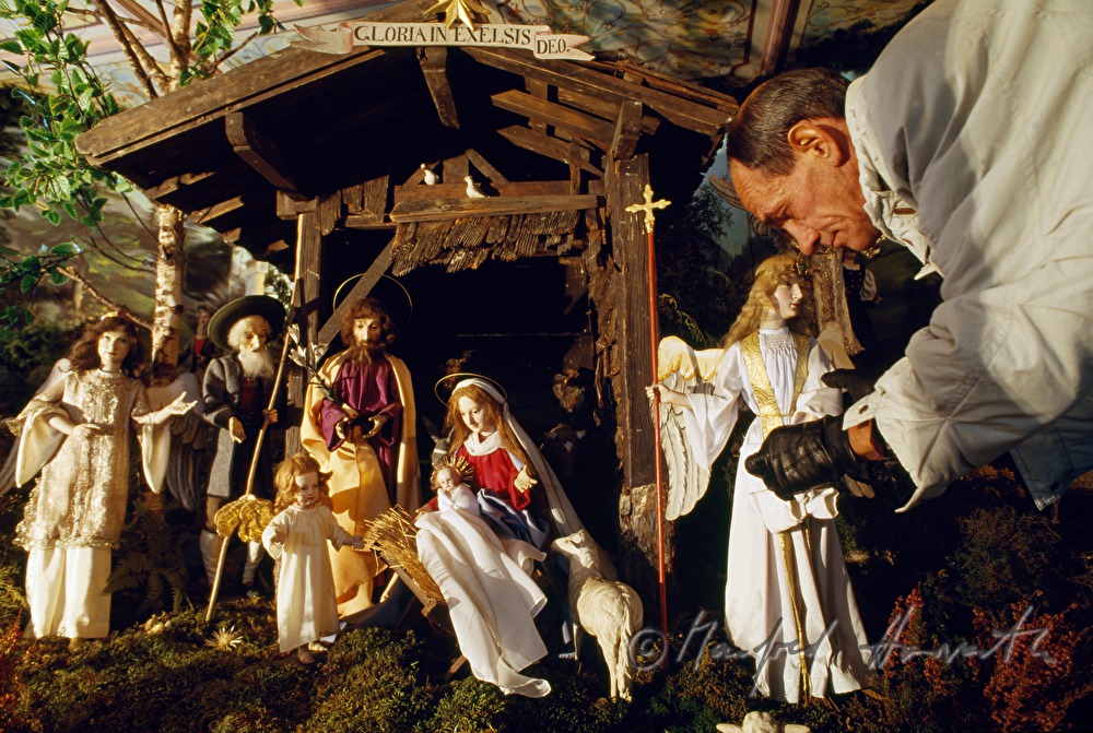 Aufbau der Weihnachtskrippe