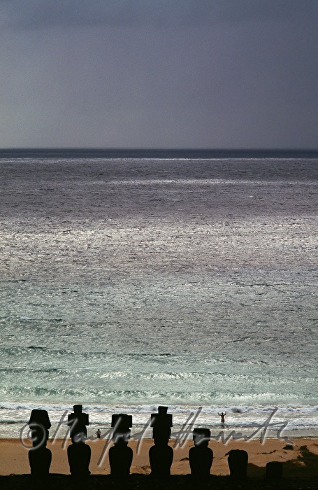 Moais in der Anakena Bucht