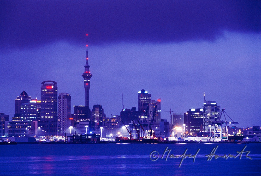 Skyline mit dem Sky Tower
