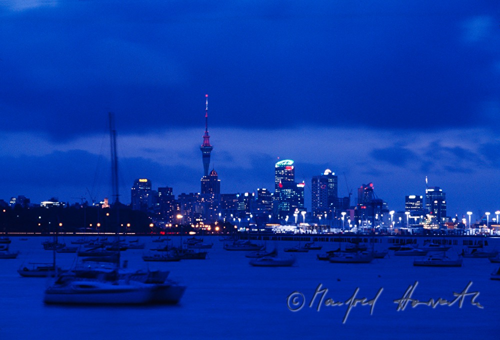 Skyline mit dem Sky Tower