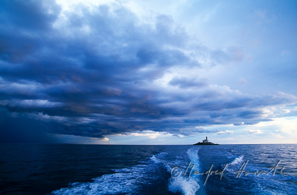 Leuchtturm Sveti Ivan und Gewitterwolken
