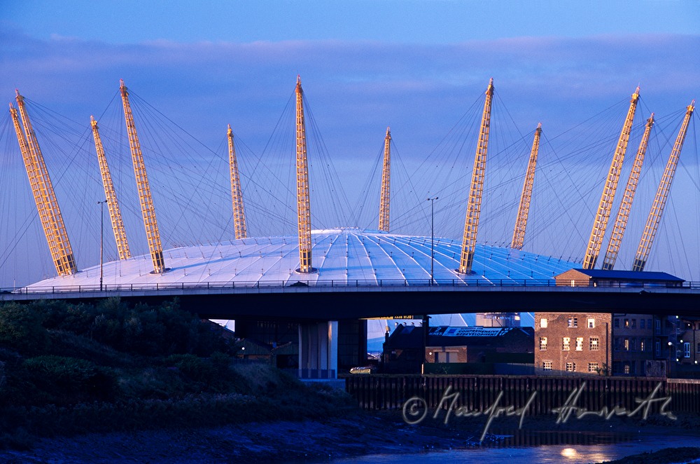 Millenium Dome und Hafen