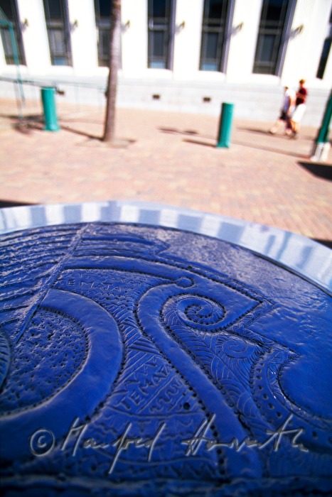 Skulptur mit Maori-Muster