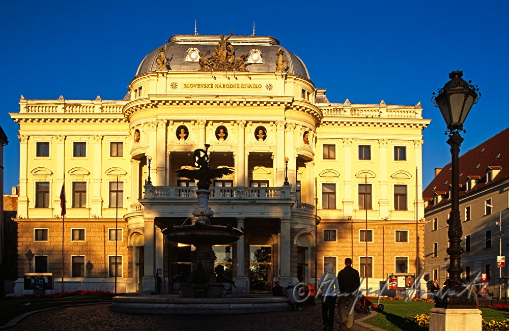 Slowakisches Nationaltheater am Hviezdoslav-Platz