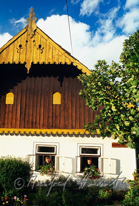 Bauernhaus mit Bewohnern