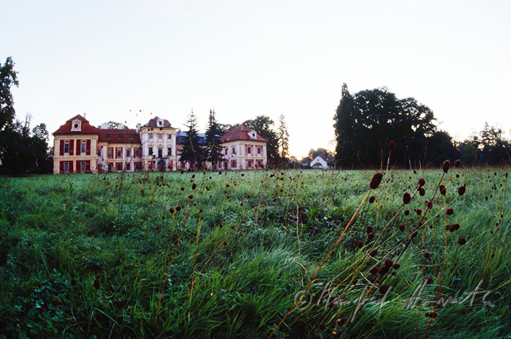 Schloss Dolní Lukavice und Schlosspark
