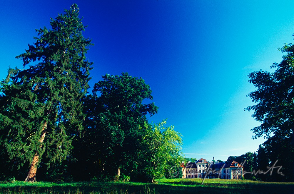 Schloss Dolní Lukavice und Schlosspark