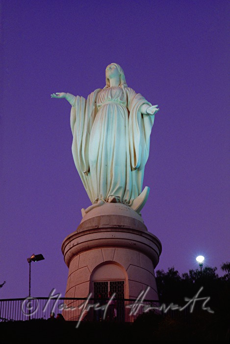 Cerro San Christobal,  Statue der Jungfrau Maria