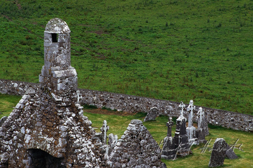 St Ciaran's Kathedrale und Friedhof