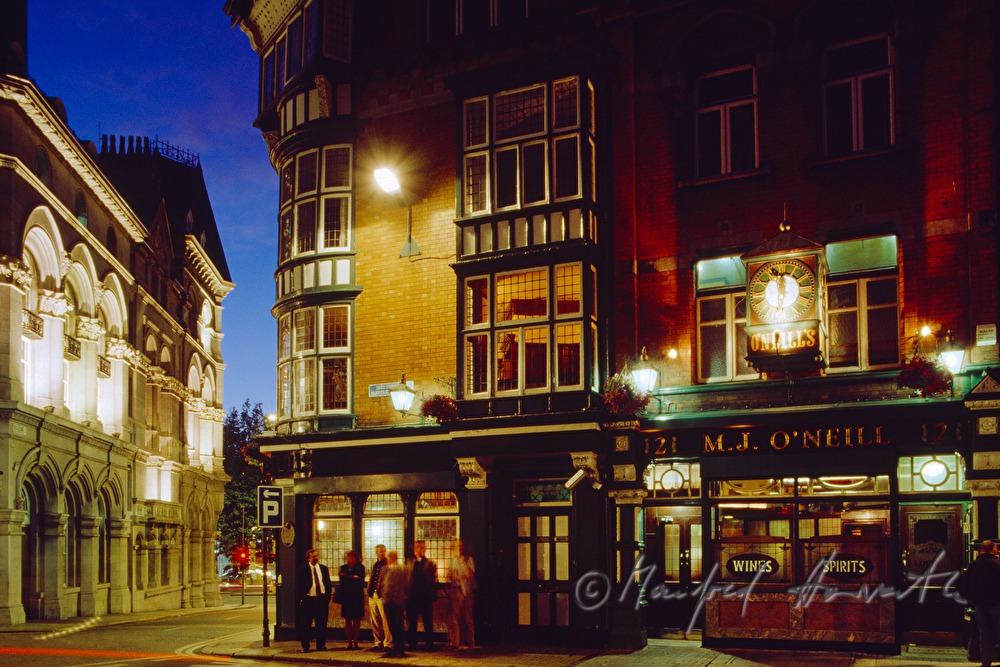 M. J. O'Neill's Pub und Nachtschwärmer