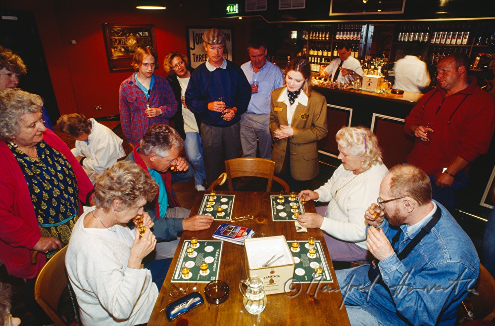 Gastronomiebereich mit Whiskeyverkostung