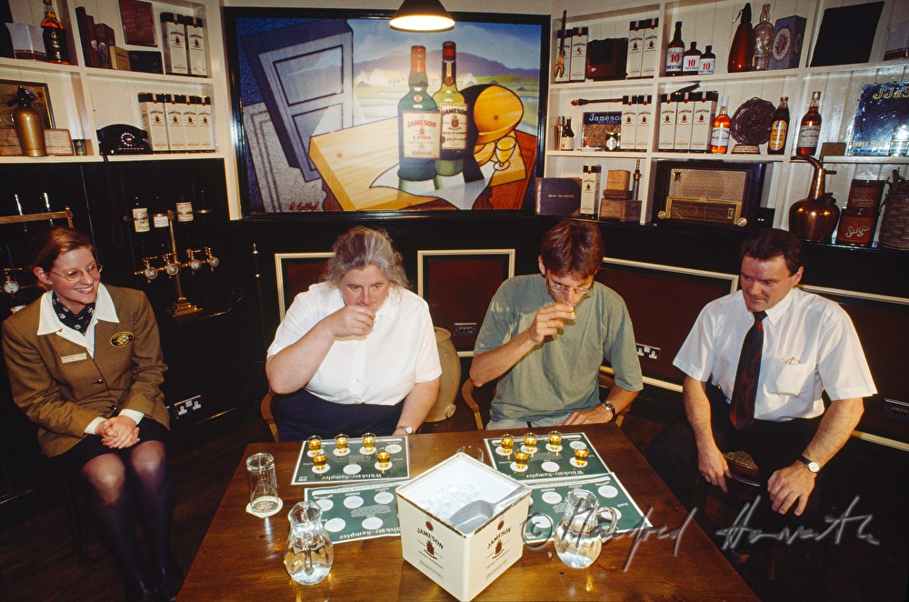 Gastronomiebereich mit Whiskeyverkostung