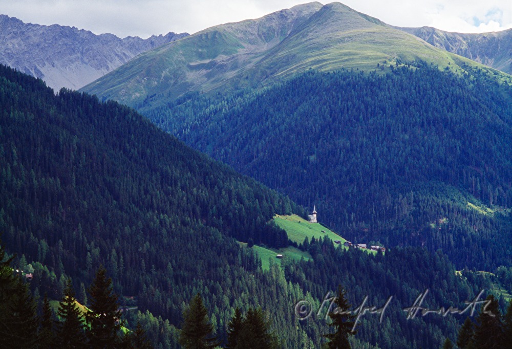 Blick von der Panoramastrasse (Strela-Alp)