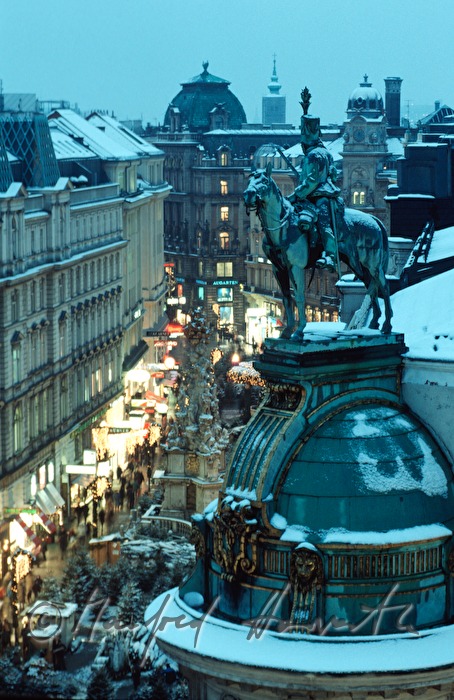 Weinnachtsmarkt am Graben und Stephansdom