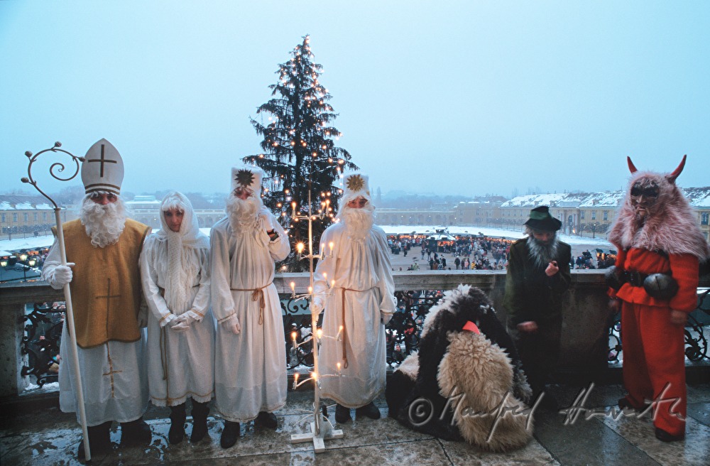 Weihnachtsmann beim Christkindlmarkt