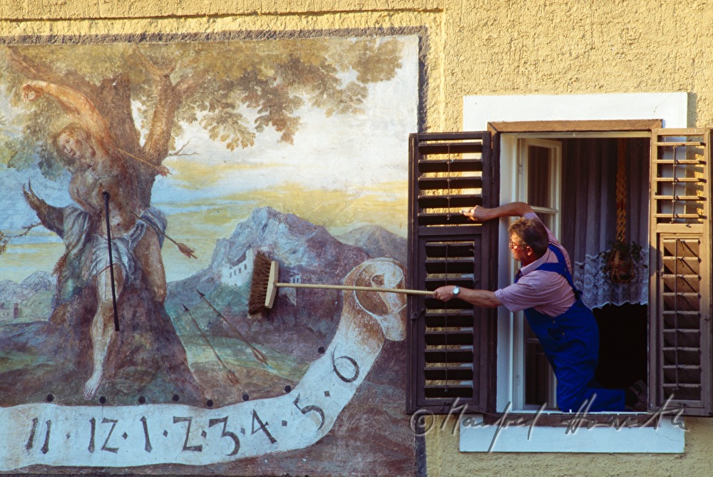 Reinigung der Sonnenuhr (Hausmeister)