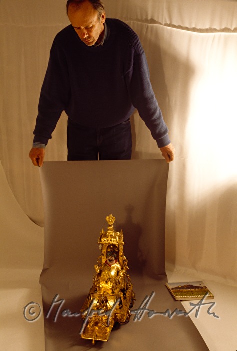 Fotografieren einer Automatenuhr von 1620