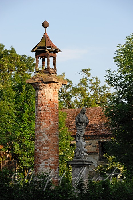 <varying!>Schlosshotel Trebesice, Gartenanlage
