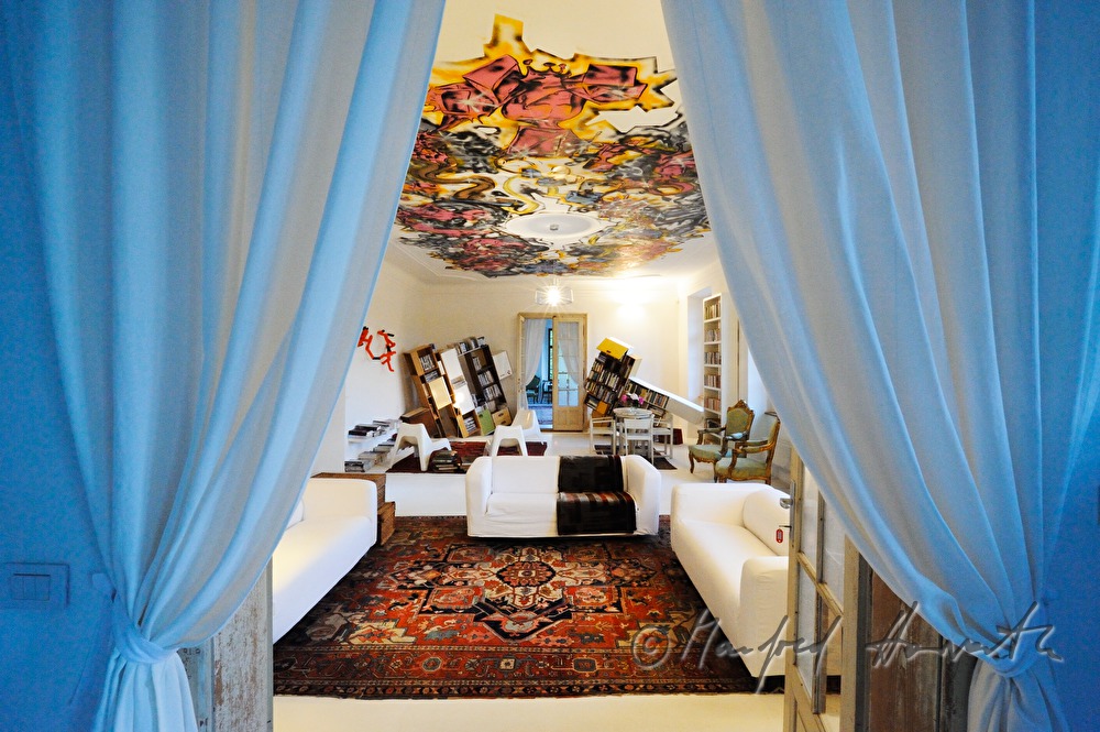 Suite mit Graffiti im Schlosshotel Trebesice