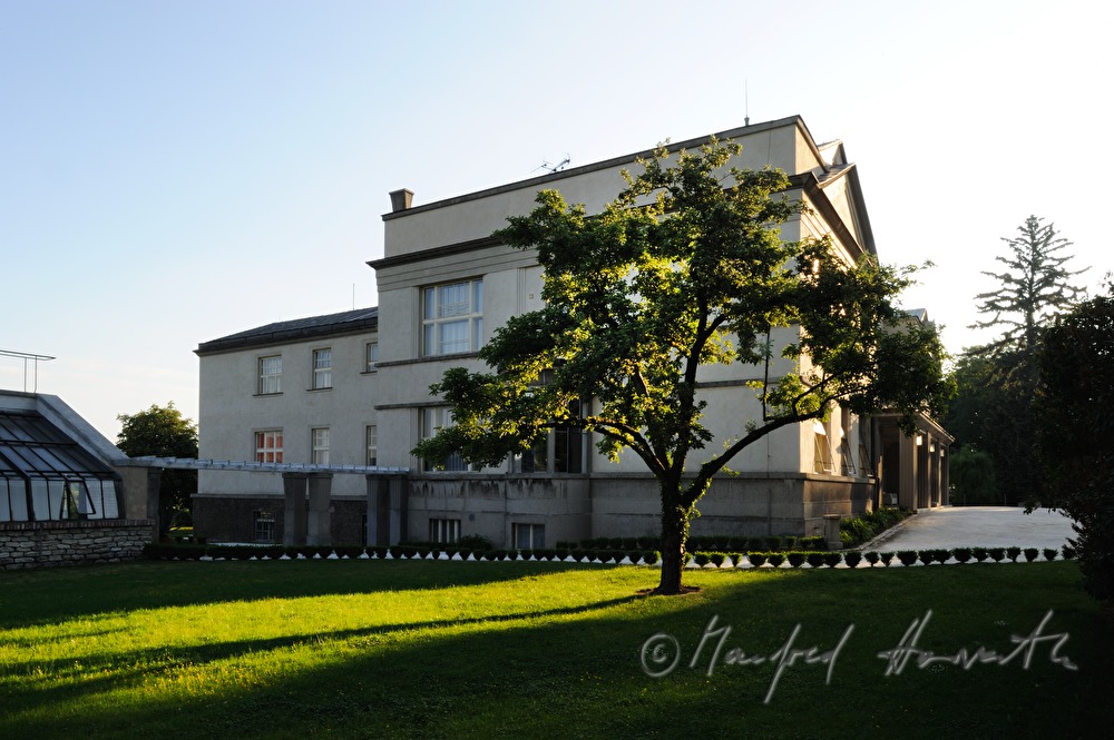 Hotel  Chateau Kotera, Seitenansicht vom Garten