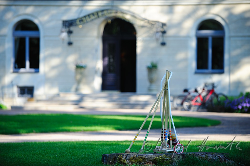 Chateau Mcely, Polo-Schläger im Garten