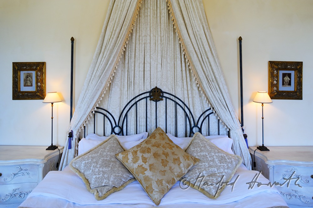 Chateau Mcely, Zimmer, Detail vom Bett