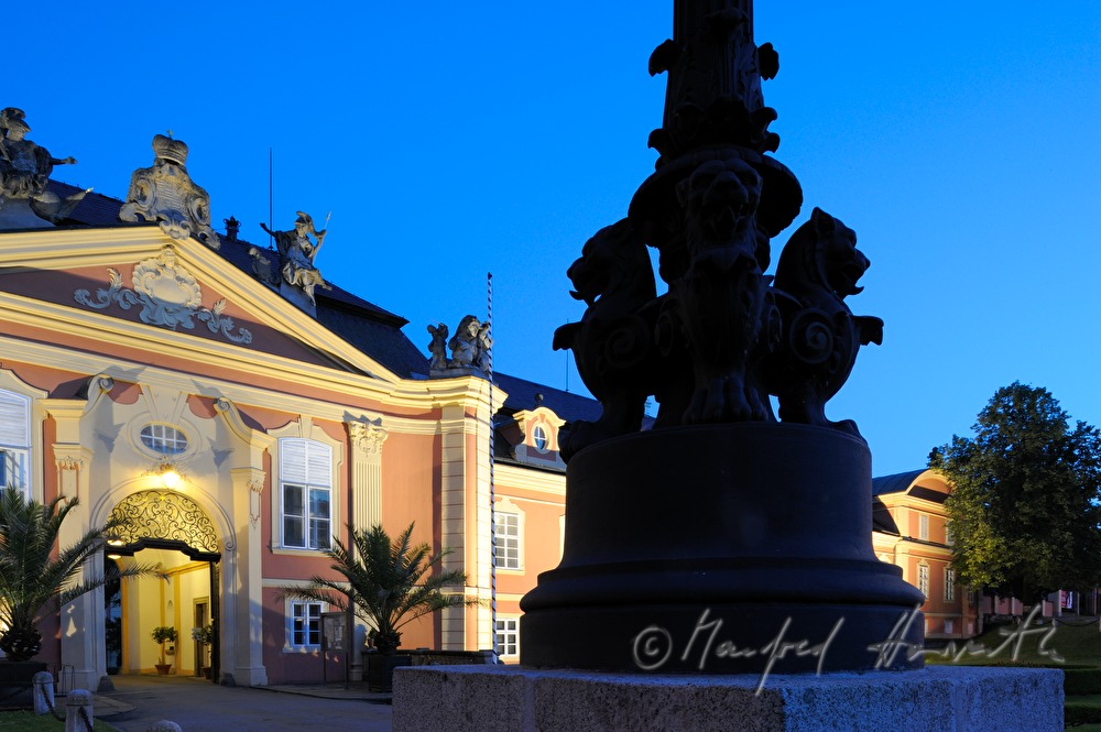 Schloss Dobris, Ansicht vom Hauptplatz