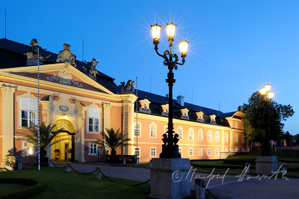 Schloss Dobris, Ansicht vom Hauptplatz