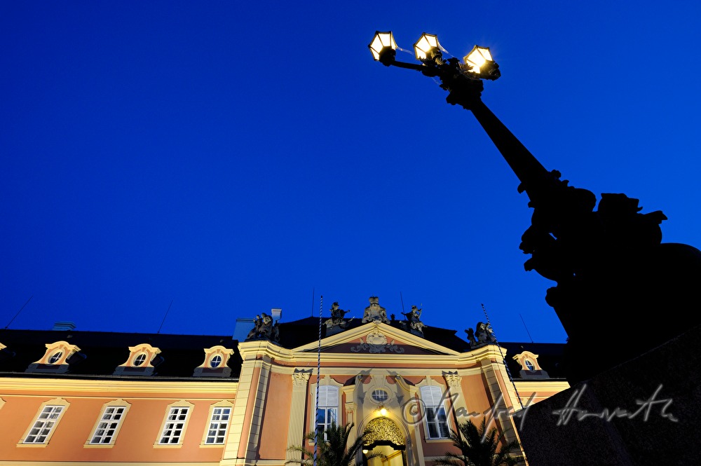 Schloss Dobris, Ansicht vom Hauptplatz