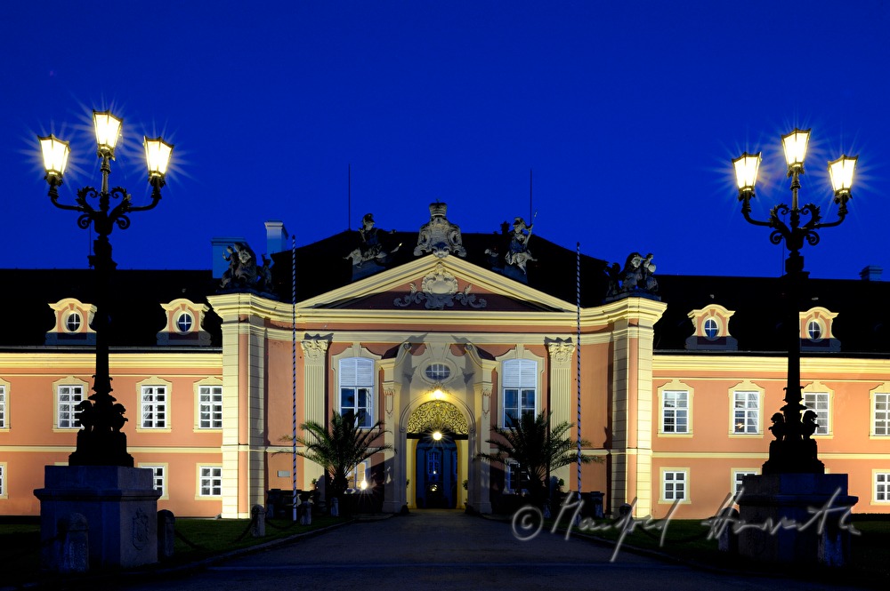Schloss Dobris, Ansicht vom Hauptplatz